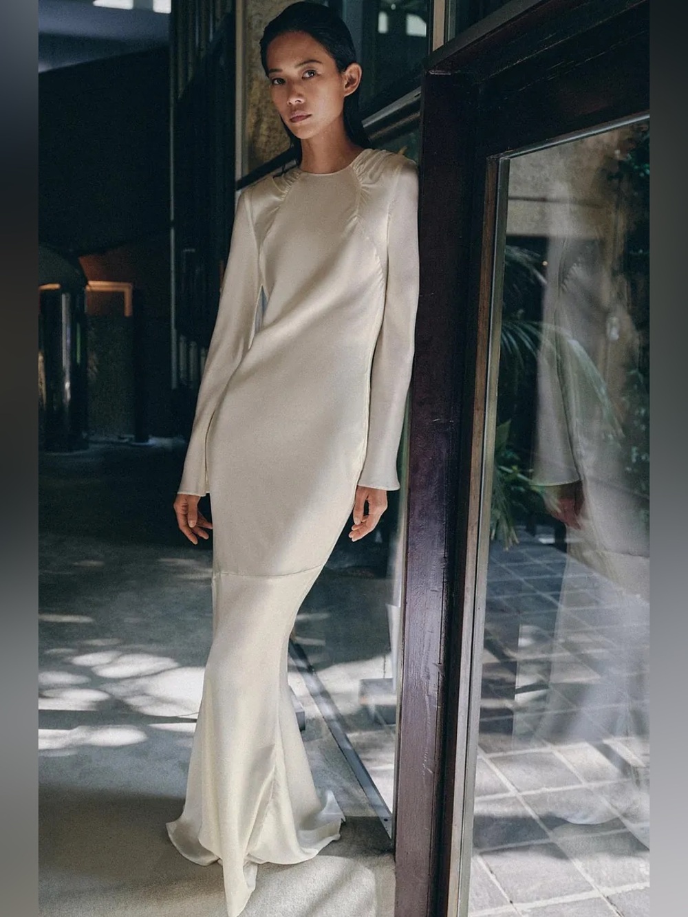 Zara 100% Silk Draped Dress In Oyster-white with Flared Cuffs. - Picture 16 of 17